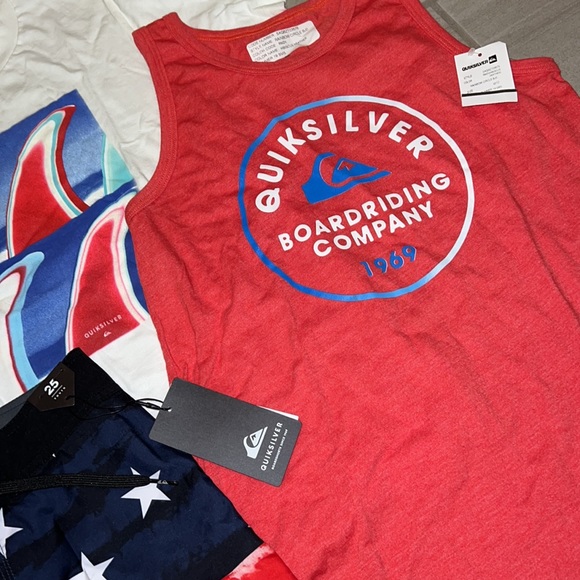 ๐ฅ YOUTH BOY TSHIRT SWIM BUNDLE DEAL BOX LOT OF 4 QUIKSILVER NEW WITH TAGS! - Picture 4 of 7